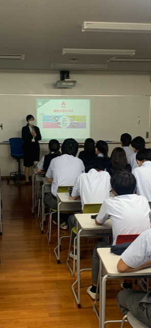 26期卒業生坂田さんによる生命保険についての講話