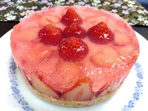 【校長ブログ】校長の料理教室：いちごのレアチーズケーキ