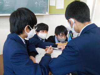 ざくろ を読む スクールライフ 多摩大学附属聖ヶ丘中学高等学校